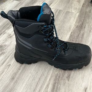 Men’s Columbia snow boots